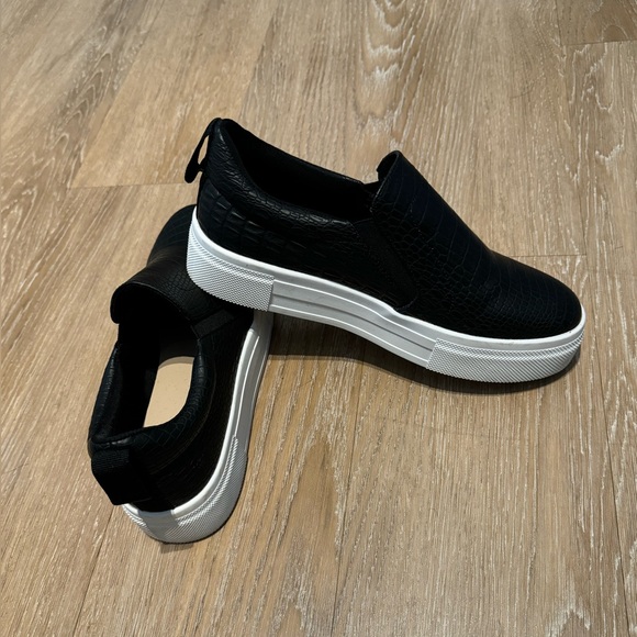 CROCODILE- EMBOSSED PLATFORM SLIP ON SNEAKERS - Picture 3 of 6